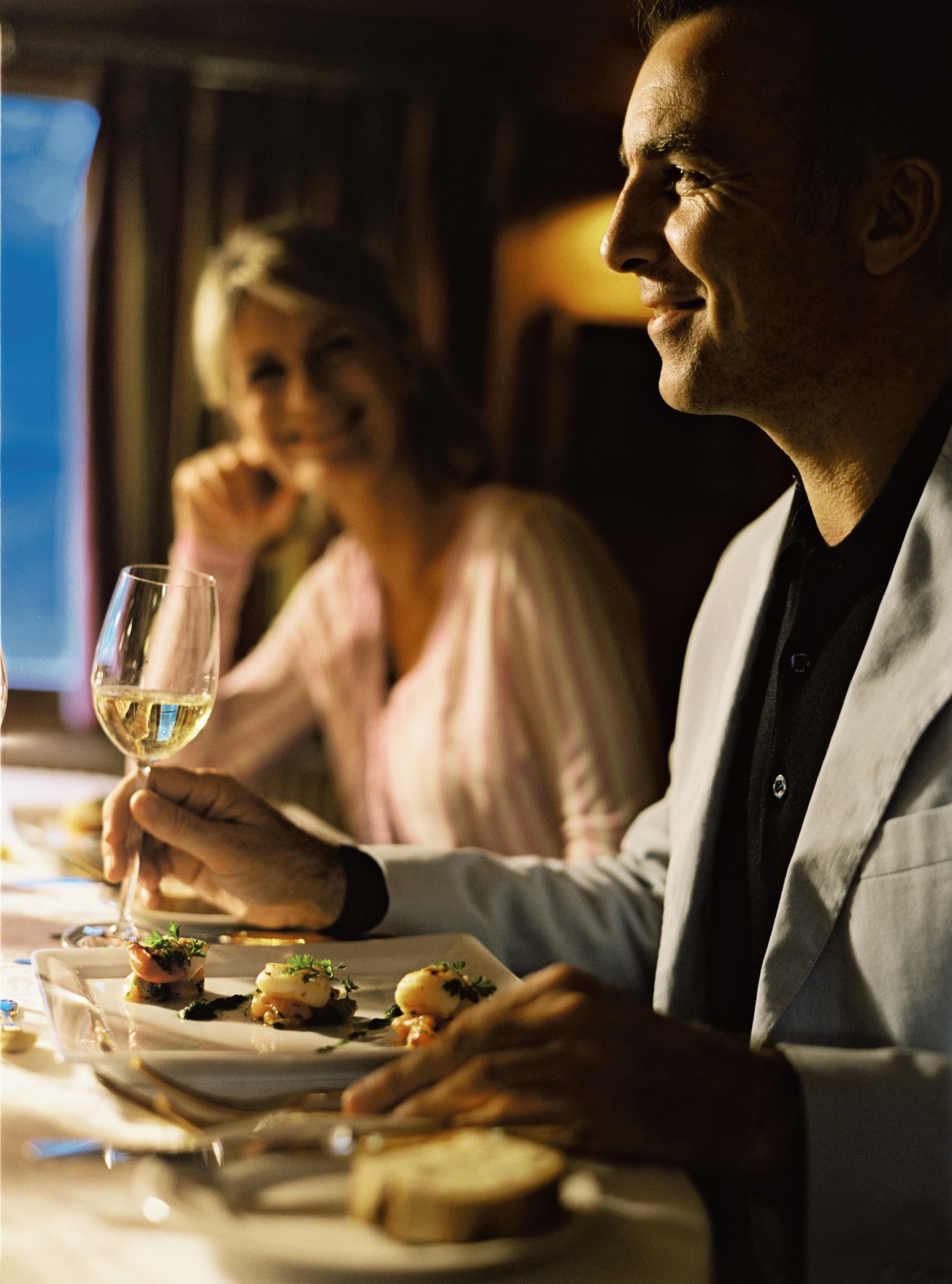 Belmond River Cruises Belmond Fleur de Lys Interior Restaurant Diner 3.jpg